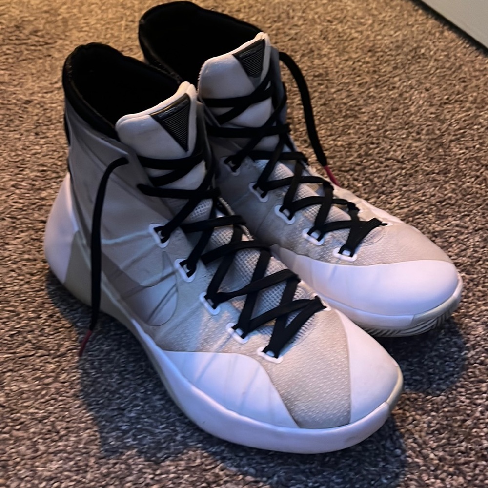 2015 Nike Hyperdunk in gray white and black